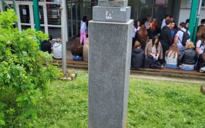 Na današnji dan rođendan su slavili naši sugrađani Isidor Kršnjavi i Stanko Bilinski koji su svojim životom i djelom vezani uz našu školu i Našice