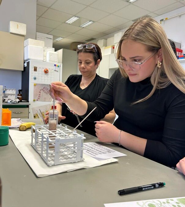 Učenici medicinske struke posjetili Odjel za biologiju Sveučilišta J. J. Strossmayera u Osijeku